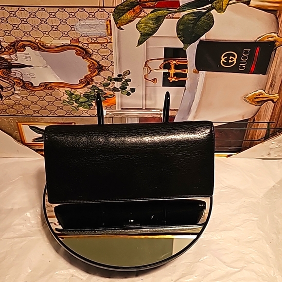 Gucci Calfskin Bilfold Leather Wallet - Picture 2 of 13